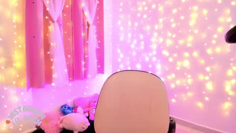 LUCYY FROM HOME  online show from 01/15/25, 03:00