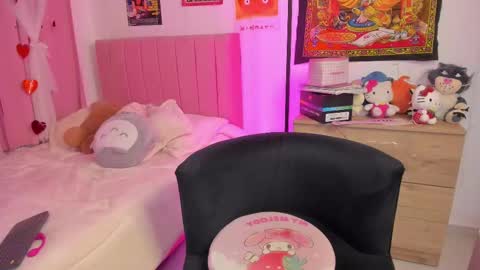 LUCYY FROM HOME  online show from 10/17/25, 01:53