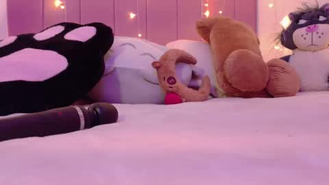 LUCYY FROM HOME  online show from 04/29/26, 01:43
