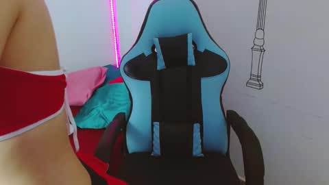 Snapshot of lucyy_start chatting on 12/03/24, 11:02 LUCY online show from 12/03/24, 11:02