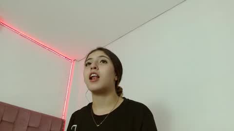 Snapshot of lucyy_start chatting on 01/16/25, 07:10 LUCY online show from 01/16/25, 07:10