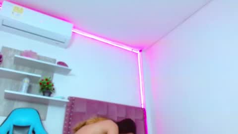 Snapshot of lucyy_start chatting on 01/22/25, 01:31 LUCY online show from 01/22/25, 01:31