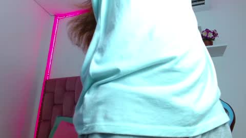 Snapshot of lucyy_start chatting on 01/29/25, 07:22 LUCY online show from 01/29/25, 07:22