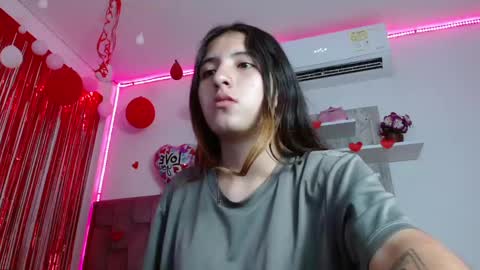 Snapshot of lucyy_start chatting on 02/22/25, 04:40 LUCY online show from 02/22/25, 04:40