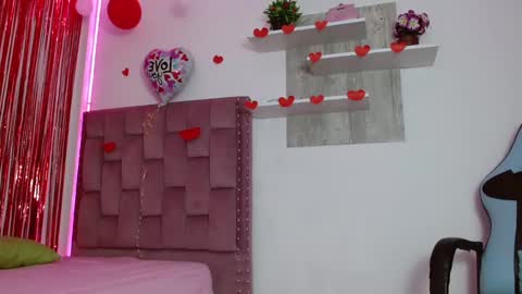 Snapshot of lucyy_start chatting on 02/23/25, 12:16 LUCY online show from 02/23/25, 12:16