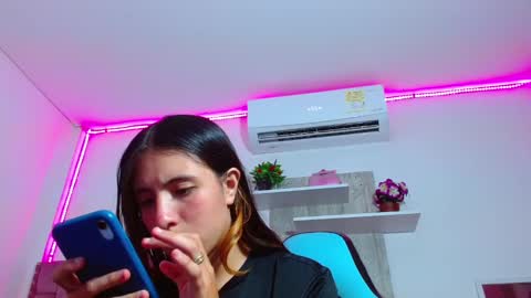 Snapshot of lucyy_start chatting on 02/26/25, 08:00 LUCY online show from 02/26/25, 08:00