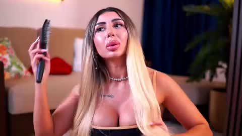 Snapshot of lucyyrosse chatting on 07/31/26, 08:36 LucyRose online show from 07/31/26, 08:36
