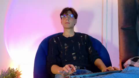 Snapshot of lui_x_dust chatting on 04/28/26, 03:22 Lui online show from 04/28/26, 03:22