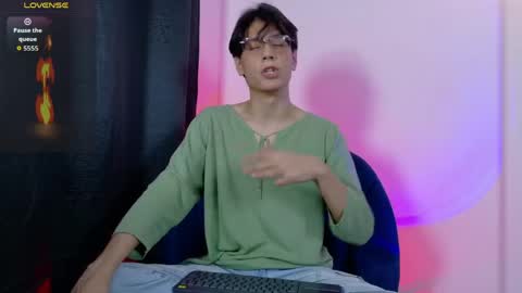 Snapshot of lui_x_dust chatting on 05/18/26, 04:07 Lui online show from 05/18/26, 04:07