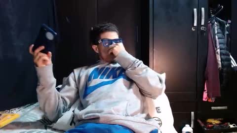 Luis AS online show from 11/10/25, 01:21