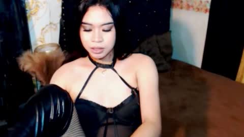 luisaellanor online show from 02/05/25, 06:37