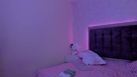 Luisa Giraldo online show from 11/12/25, 09:32