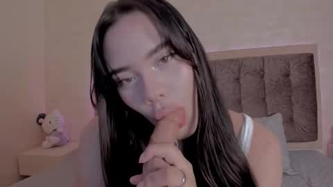 Luisa Giraldo online show from 12/01/25, 06:57