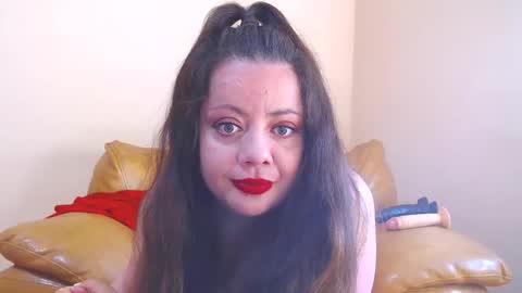 Snapshot of luisahornydoll chatting on 05/06/26, 08:19 Cassie online show from 05/06/26, 08:19