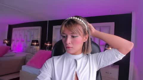 Snapshot of luisajonnes_ chatting on 05/23/26, 03:27 Luisa online show from 05/23/26, 03:27