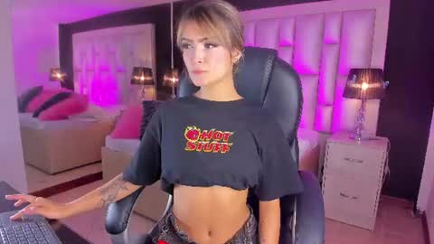 Snapshot of luisajonnes_ chatting on 06/29/26, 03:23 Luisa online show from 06/29/26, 03:23