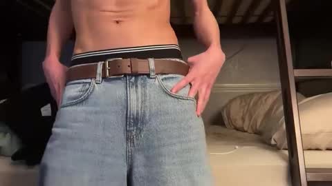 Snapshot of luisapolonio chatting on 02/10/25, 01:35 Luis online show from 02/10/25, 01:35