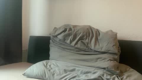 Snapshot of luisbadx chatting on 11/16/25, 12:22 Luis Badx online show from 11/16/25, 12:22