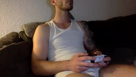 Snapshot of luisbadx chatting on 11/30/25, 04:16 Luis Badx online show from 11/30/25, 04:16