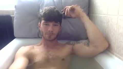Snapshot of luisbadx chatting on 06/29/26, 12:16 Luis Badx online show from 06/29/26, 12:16