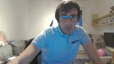 Luis online show from 10/17/25, 04:09