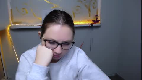 Luiza online show from 02/17/25, 07:37