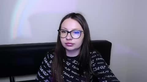 Snapshot of luizaheems_ chatting on 05/22/26, 06:42 Luiza online show from 05/22/26, 06:42