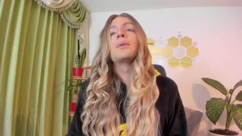 Luka Castillo online show from 04/12/26, 04:06