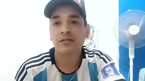 Snapshot of lukaqac chatting on 11/15/25, 10:26 Lukapijagorda online show from 11/15/25, 10:26