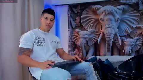 Snapshot of lukas_green1 chatting on 09/14/25, 07:46 Lukas Green online show from 09/14/25, 07:46