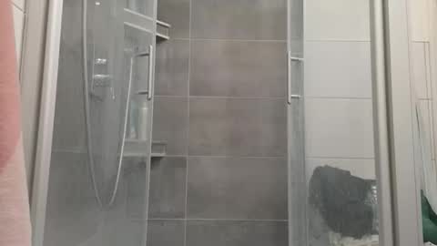 Snapshot of lukasschoetz chatting on 12/01/25, 03:28 lukasschoetz online show from 12/01/25, 03:28