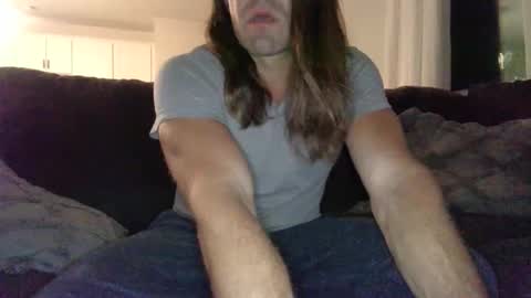 Snapshot of luke615 chatting on 11/15/25, 01:58 luke615 online show from 11/15/25, 01:58