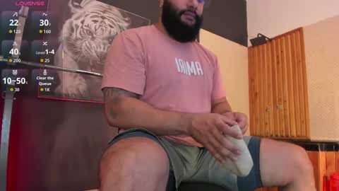 Snapshot of luke__09 chatting on 07/06/26, 11:51 LUKE online show from 07/06/26, 11:51