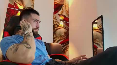 LUKE online show from 10/24/25, 01:40