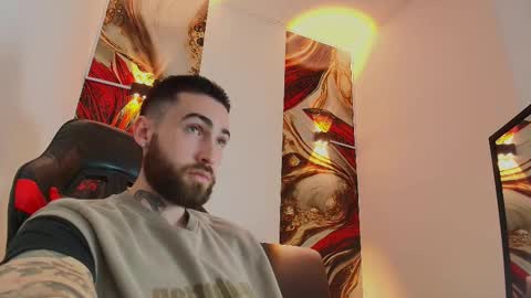 LUKE online show from 10/25/25, 01:18