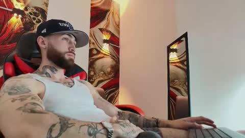 LUKE online show from 11/04/25, 01:43