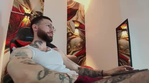 LUKE online show from 11/06/25, 01:12