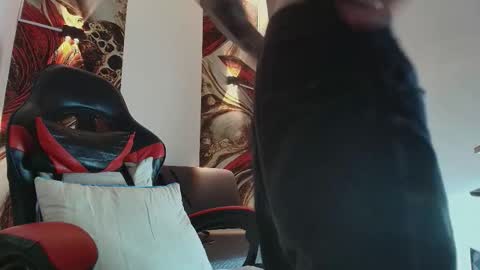 LUKE online show from 12/17/25, 01:17