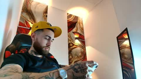 LUKE online show from 04/22/26, 01:12