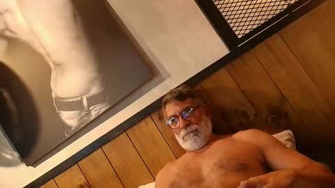 Luke Crews online show from 01/28/25, 02:32