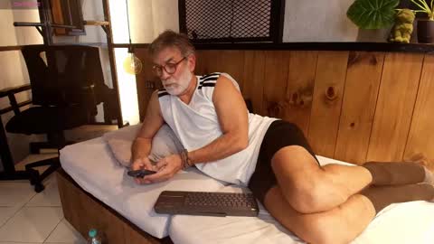 Luke Crews online show from 03/05/25, 04:35