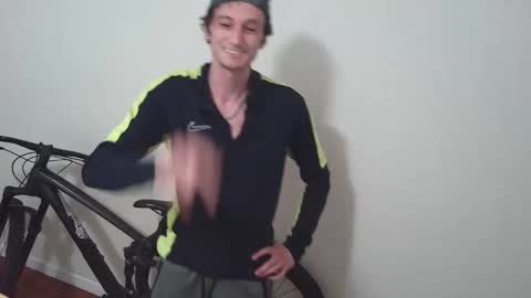 Snapshot of luketaylorla chatting on 01/14/26, 06:08 luketaylorla online show from 01/14/26, 06:08