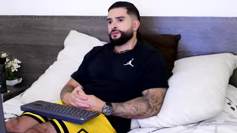 Lukhas f4f online show from 10/23/25, 02:00