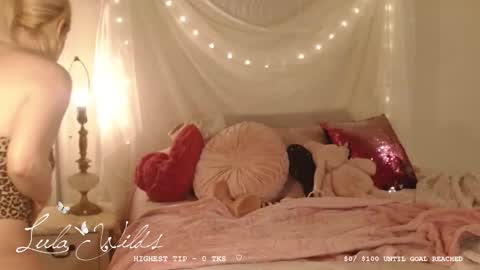 Snapshot of lulawilds chatting on 10/10/25, 02:21 lula wilds online show from 10/10/25, 02:21