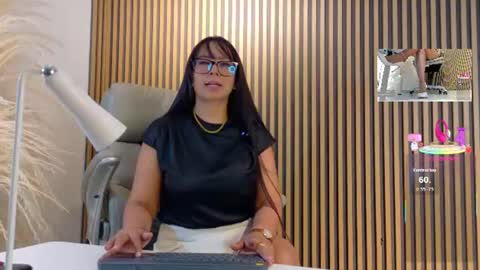 Snapshot of lulu_072 chatting on 06/20/26, 12:25 lulu online show from 06/20/26, 12:25