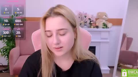 Snapshot of lulu___moon chatting on 03/04/26, 10:16 Lily online show from 03/04/26, 10:16