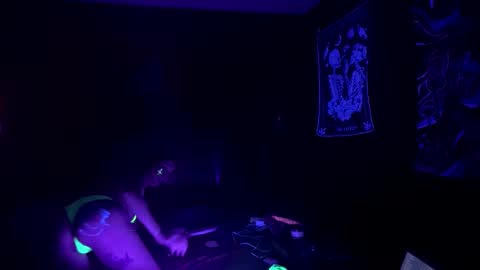 Lulu online show from 12/30/24, 10:21