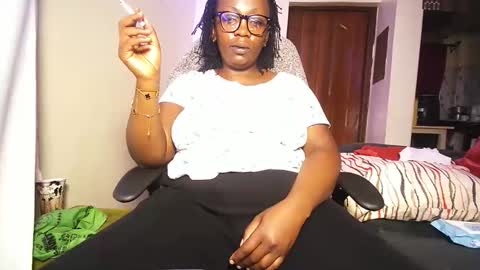 Snapshot of lulu_sparks1 chatting on 06/10/26, 06:12 lulu_sparks1 online show from 06/10/26, 06:12
