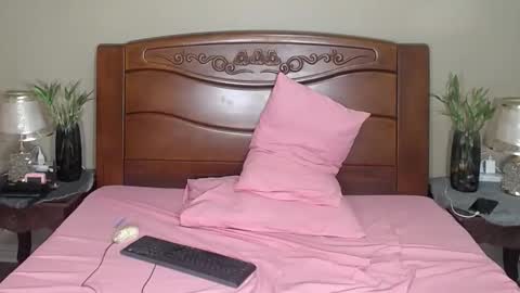 lulu_wild online show from 10/27/25, 12:31