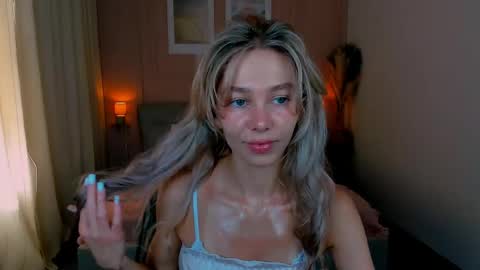 Snapshot of lulualise chatting on 05/25/26, 01:17 Alise online show from 05/25/26, 01:17